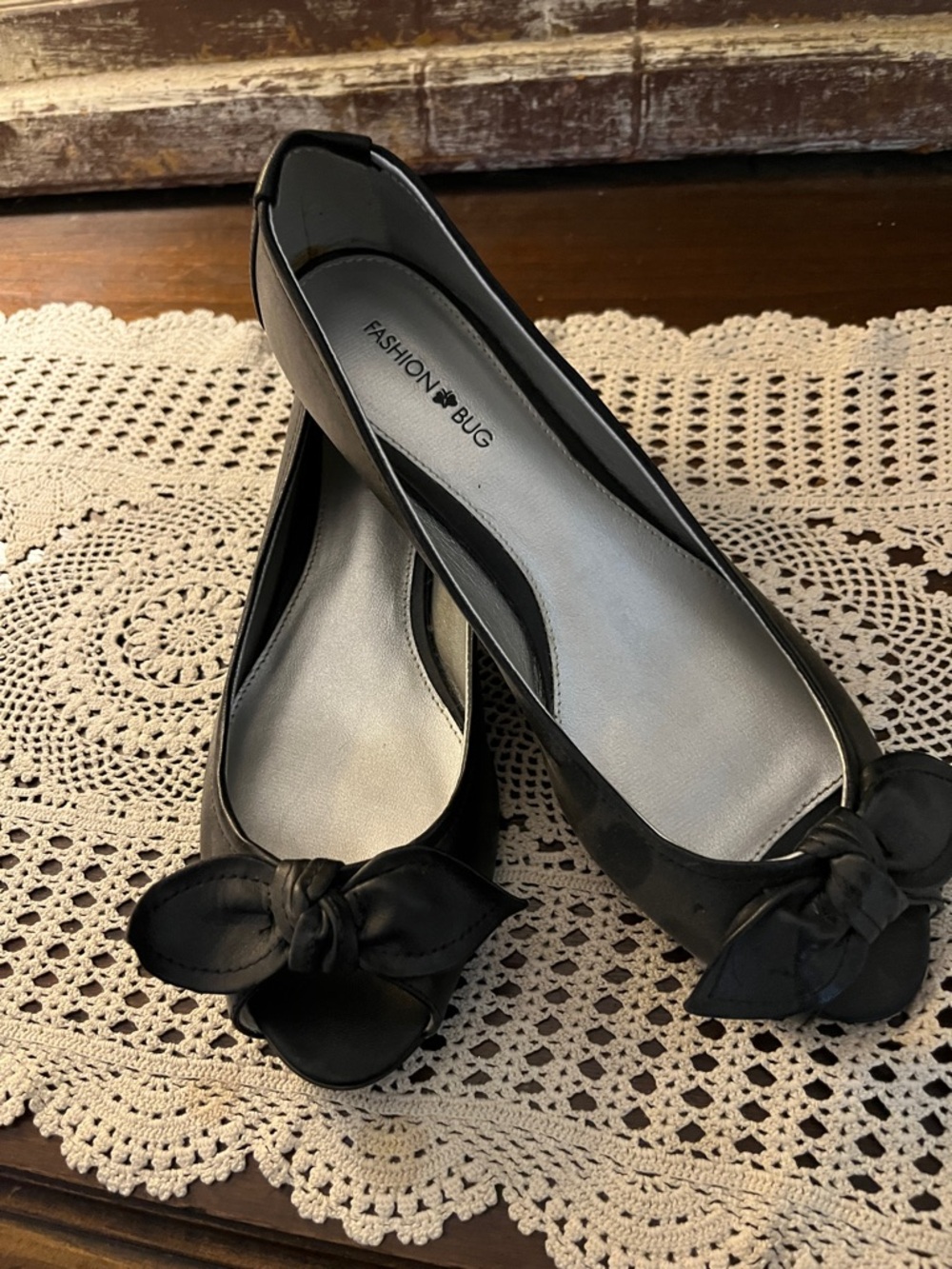 Fashion Bug Black Patent Pointed-Toe PumpSize 8.5